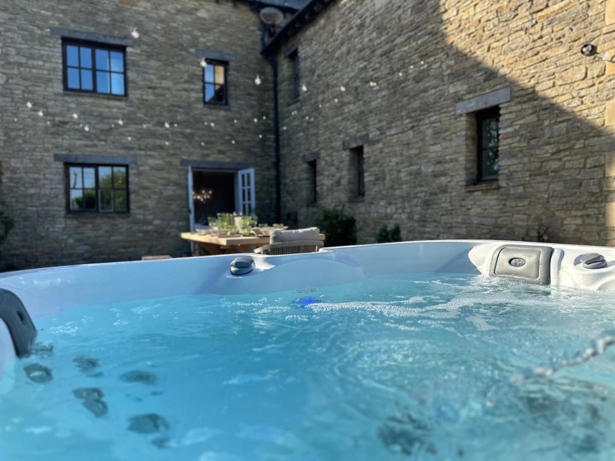 Вилла Cotswolds Retreat - Bath & Castle Combe - Hot Tub Чипенхэм Экстерьер фото
