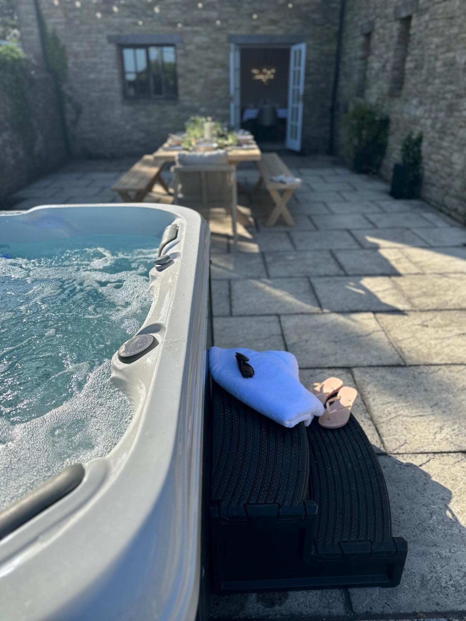 Вилла Cotswolds Retreat - Bath & Castle Combe - Hot Tub Чипенхэм Экстерьер фото