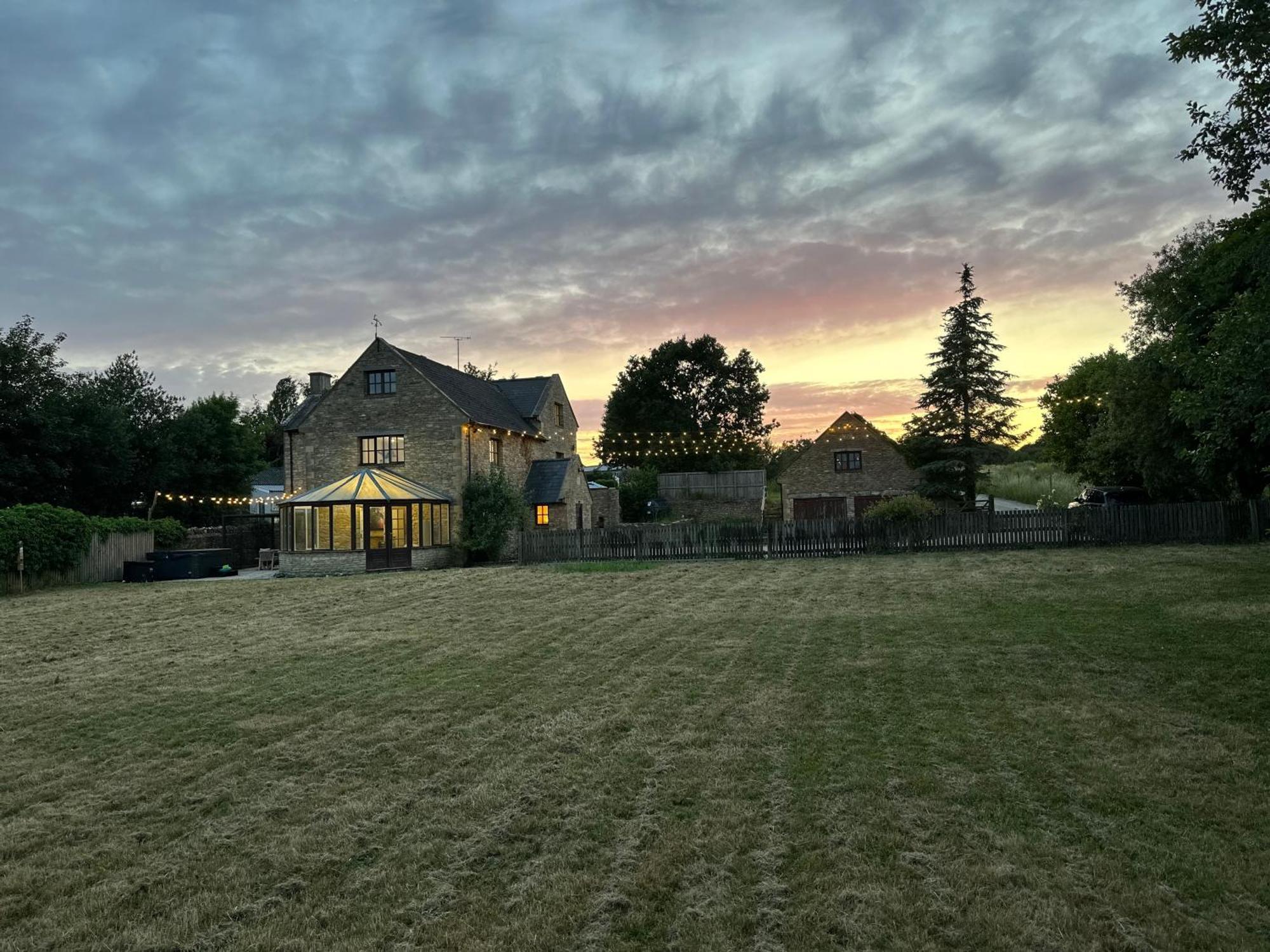 Вилла Cotswolds Retreat - Bath & Castle Combe - Hot Tub Чипенхэм Экстерьер фото